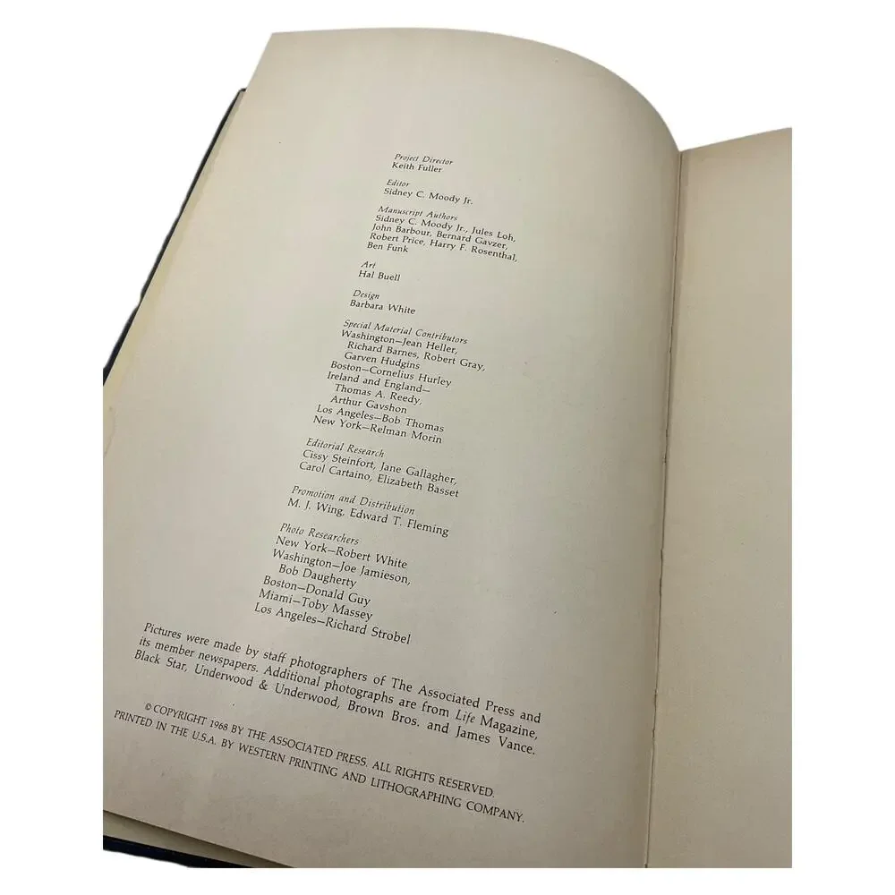 Triumph and Tragedy Kennedy Family History‎ Book 1968 Associated Press
